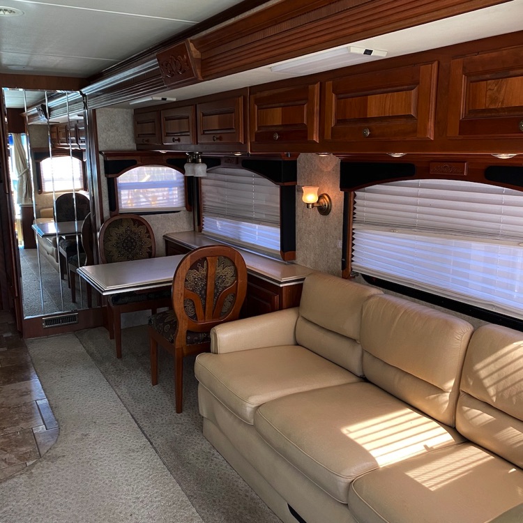 2005 Monaco Camelot 40PDQ