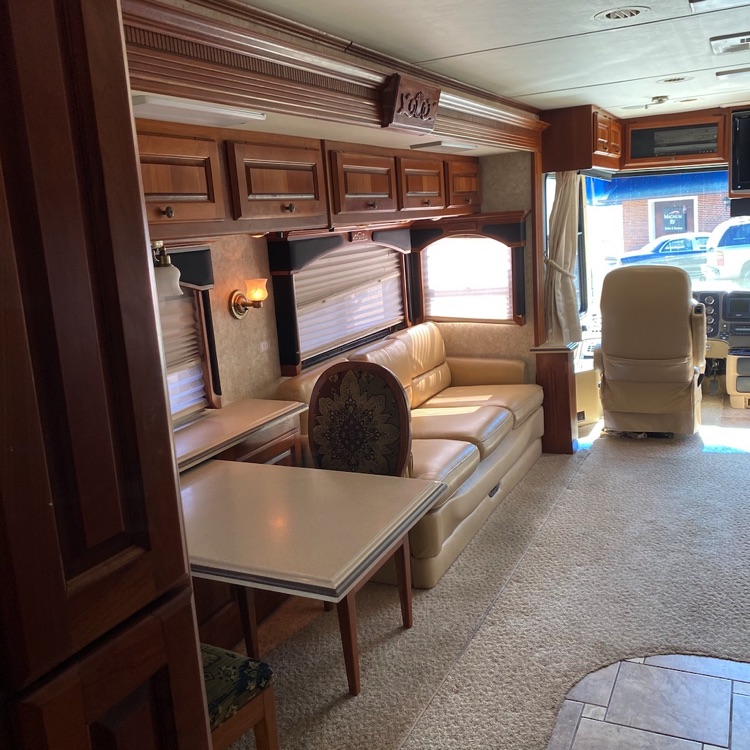 2005 Monaco Camelot 40PDQ